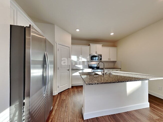 Building Photo - 19215 15th Ave Ct E