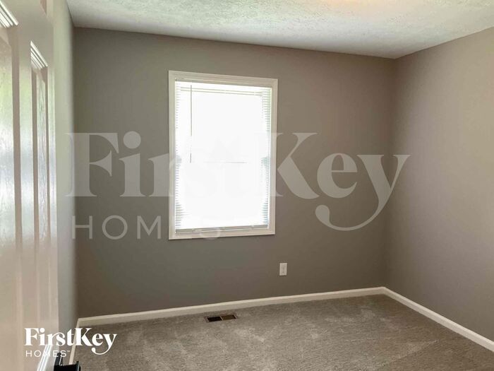 Building Photo - 816 Broadview Dr