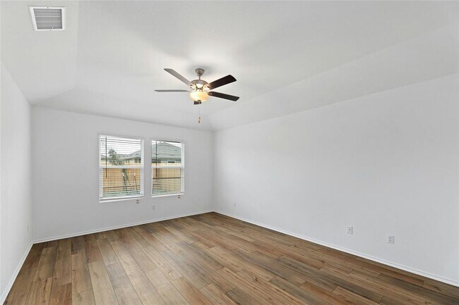 Building Photo - 443 Sebring Cir