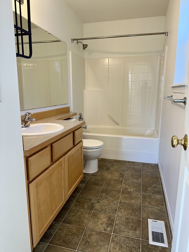 Building Photo - 10113 W Barberry Ave