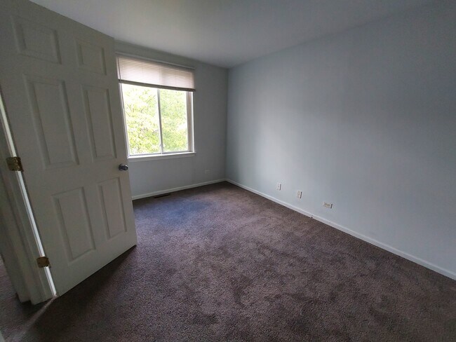Building Photo - 369 Springmist Ct