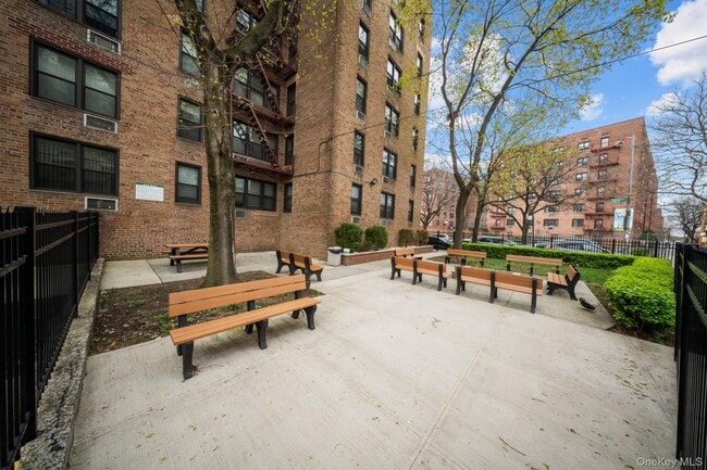 Building Photo - 58-03 Calloway St