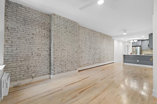Building Photo - 1120 Hudson St