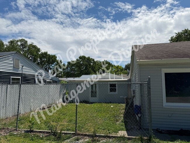Building Photo - 516 Highland Ave