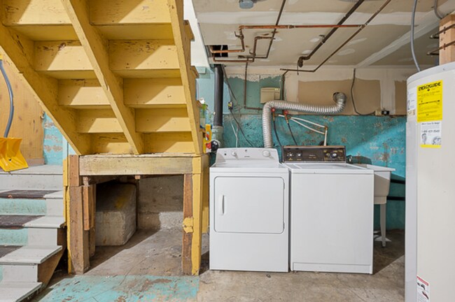 Building Photo - 52ND Street 52ND Street Apartments
