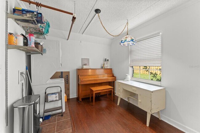 Building Photo - 225 Lewfield Cir