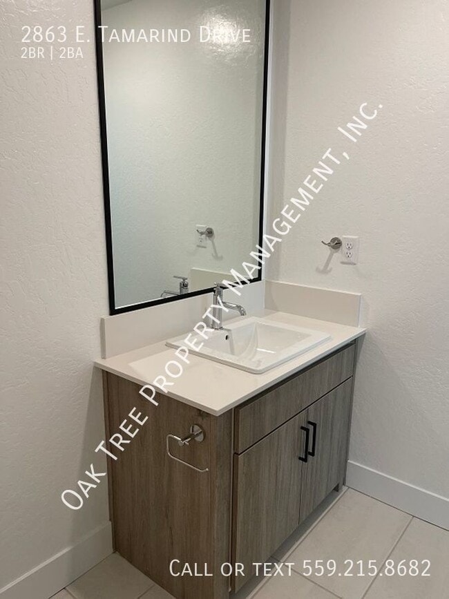 Building Photo - 2863 E Tamarind Dr