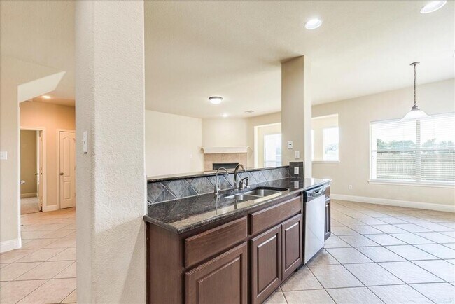 Building Photo - 3831 Aqua Ln