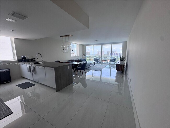 Building Photo - 400 Sunny Isles Blvd