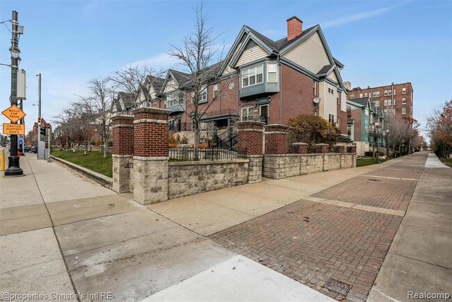 Building Photo - 2542 Woodward Ave