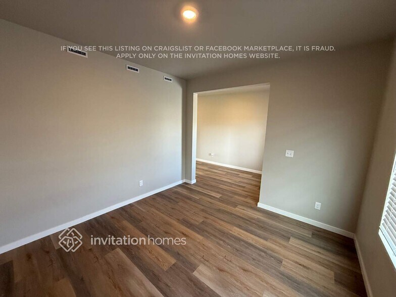 Building Photo - 957 Cascade Falls St