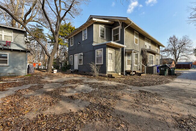 Building Photo - 474 Elm Ave