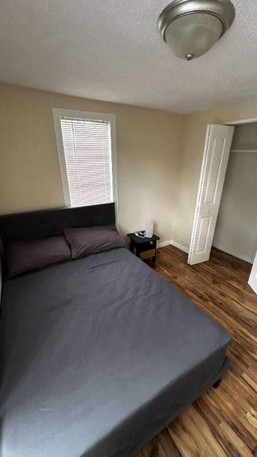 Building Photo - 1104 E Genesee St