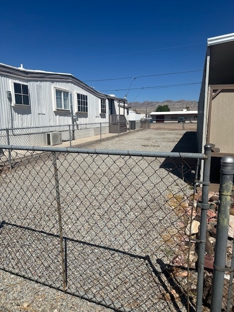 Building Photo - 565 Harbor Dr