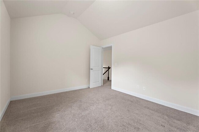 Building Photo - 165 Regency Pl