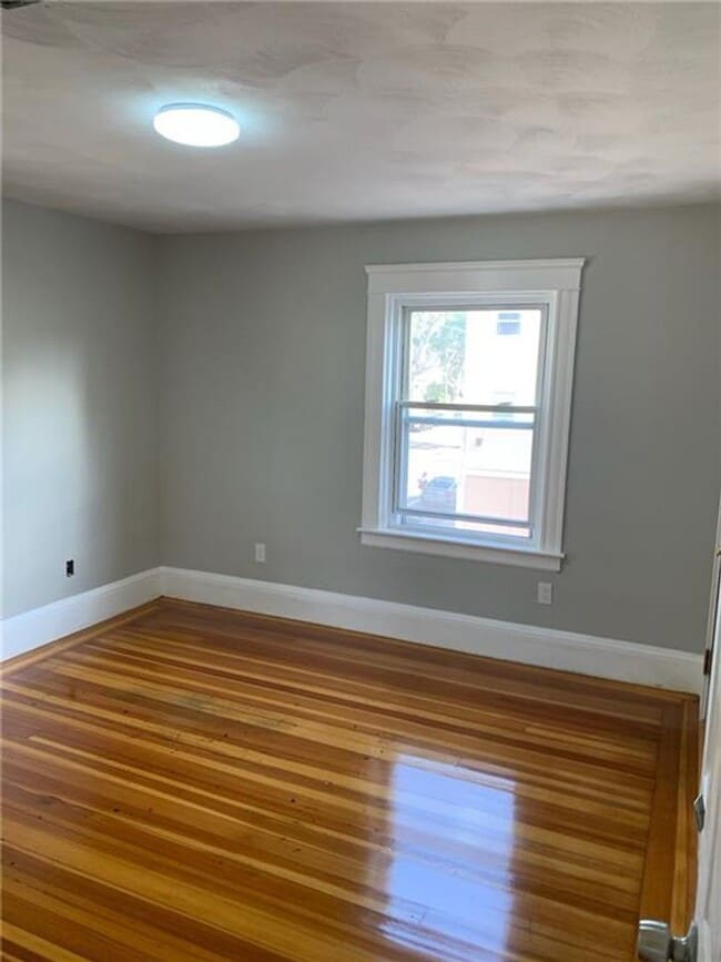 Building Photo - Renovated 3BR Single Family Home Near Downtown Providence & JWU Harborside