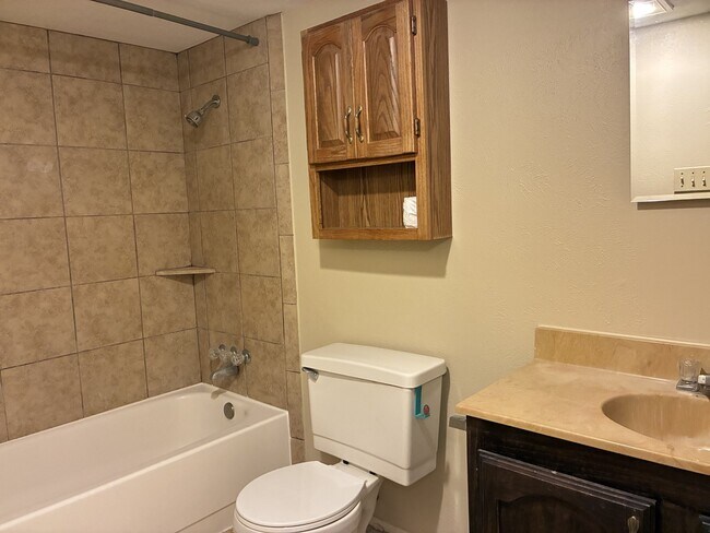 Building Photo - 2715 Kingfisher Dr