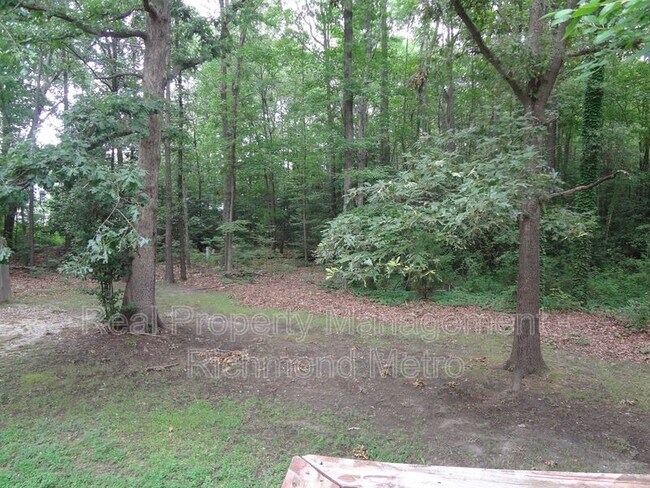 Building Photo - 10649 Genlou Rd