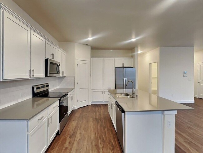 Building Photo - 3530 85th Dr NE