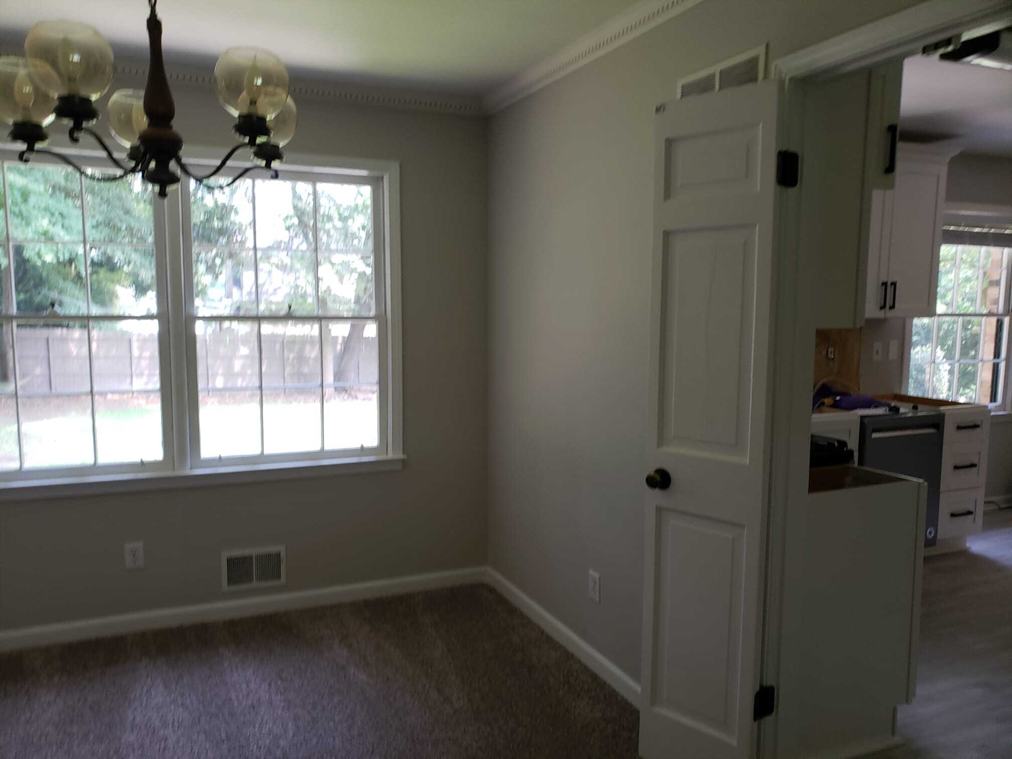Building Photo - 5649 Roberts Dr