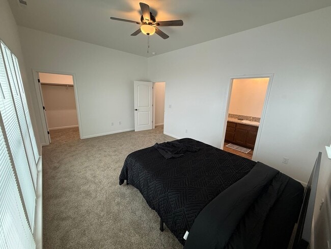Building Photo - Fully Furnished