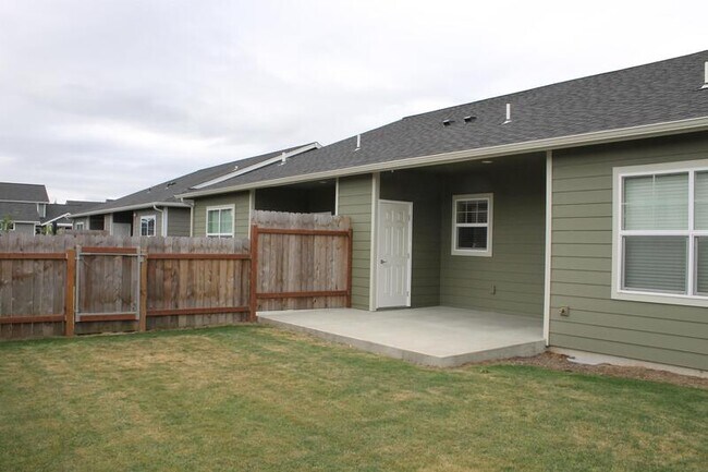 Building Photo - 2238 Sedge St