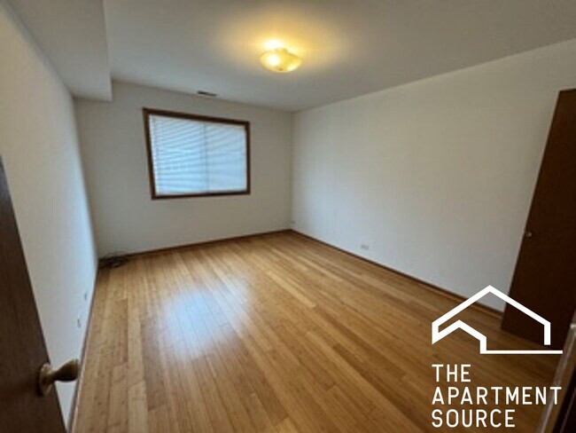 Building Photo - 7412 N Western Ave