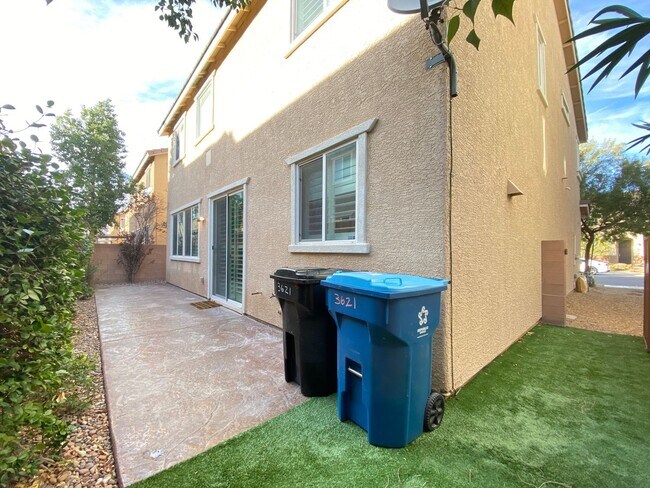 Building Photo - 3621 Vino Biano Ave