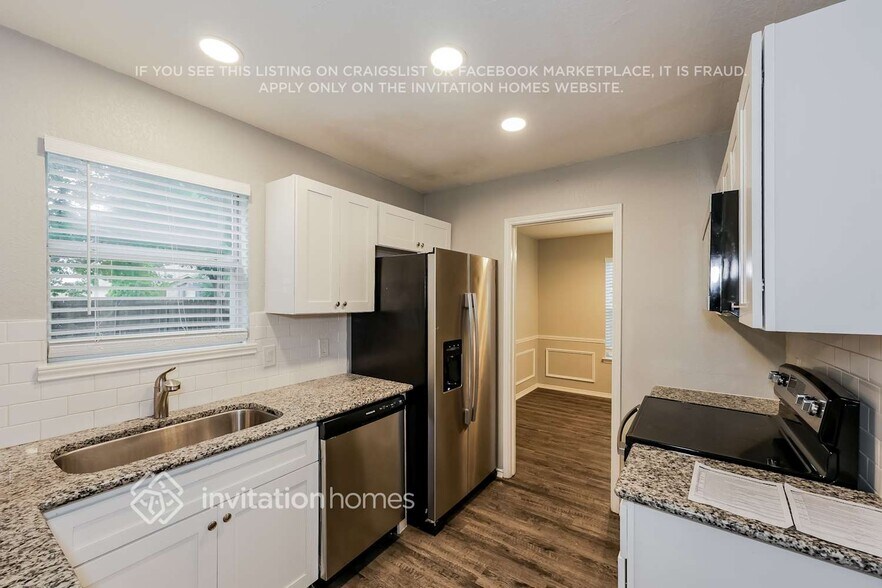 Building Photo - 609 Nightshade Dr