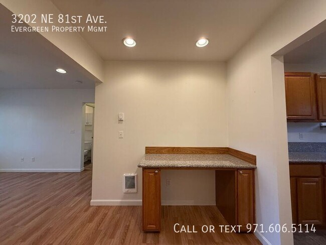 Building Photo - 3202 NE 81st Ave