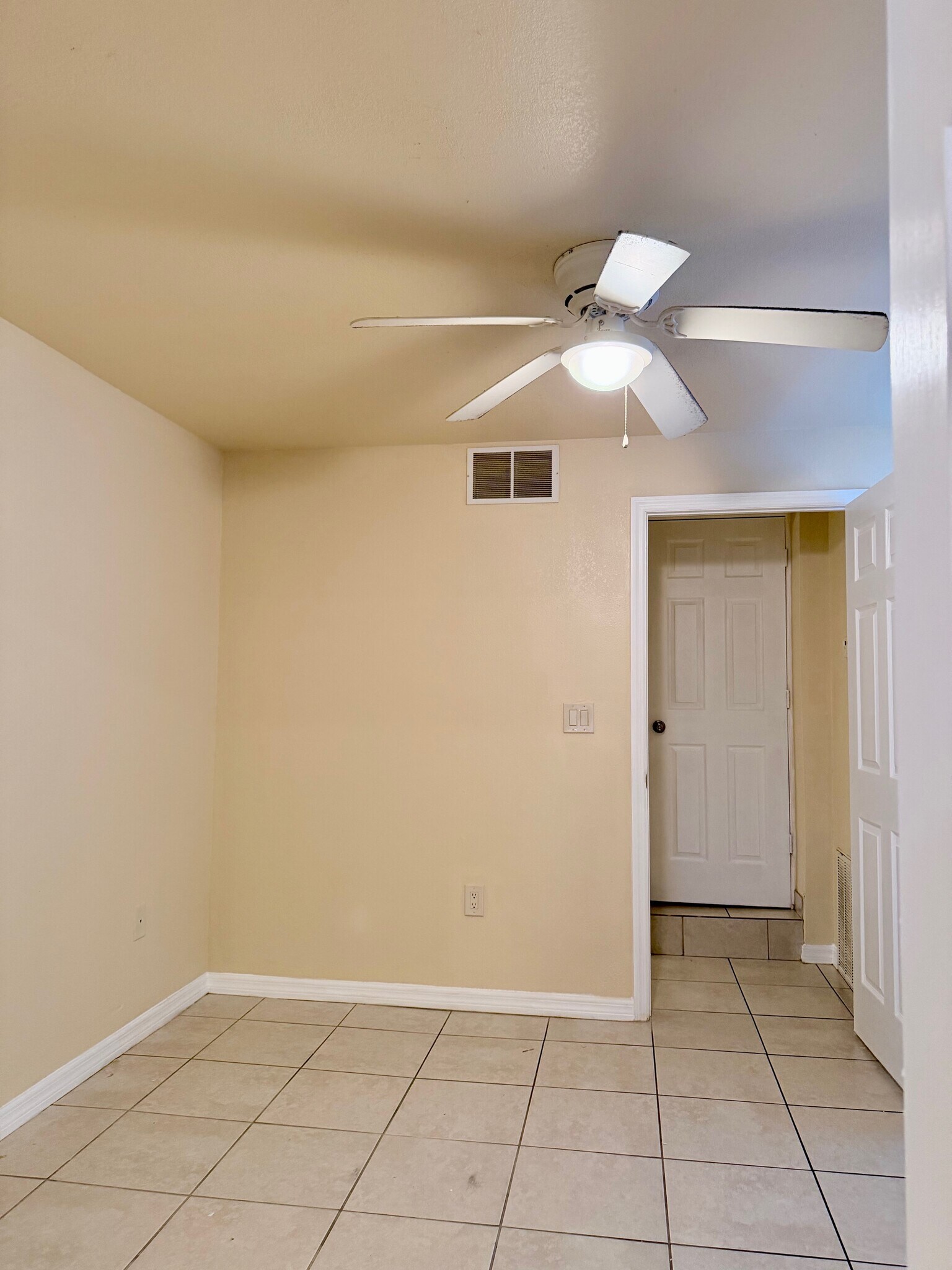 Building Photo - 1315 N US Highway 1