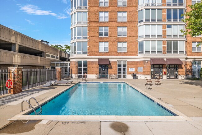 Building Photo - 250 E Harbortown Dr
