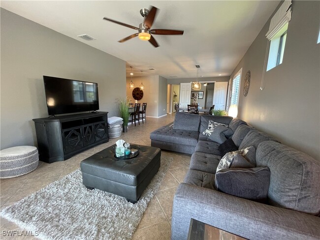 Building Photo - 7631 Jacaranda Ln