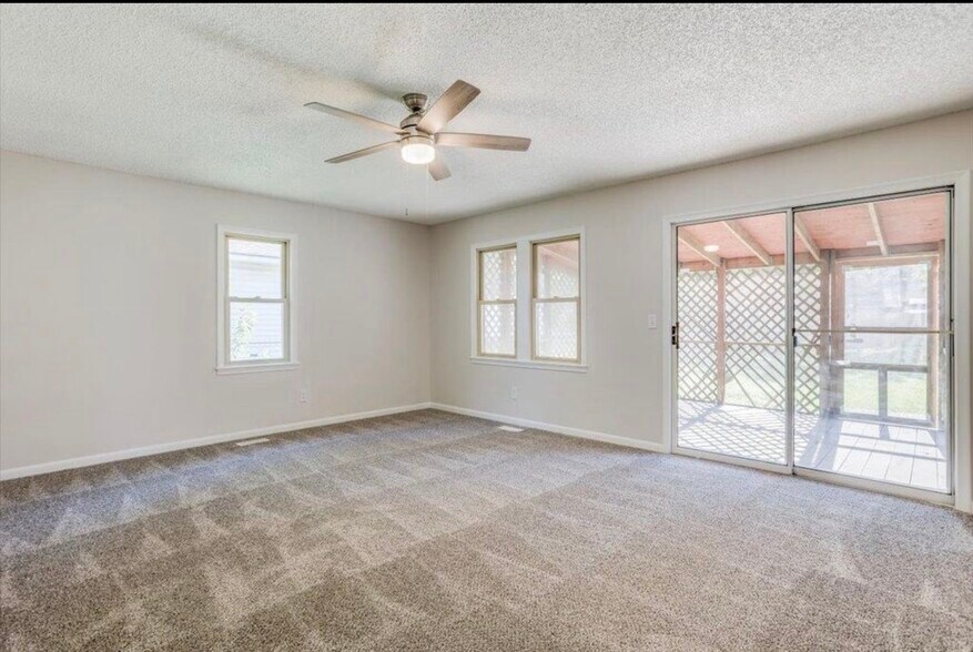 Building Photo - 1422 S Laura Ave