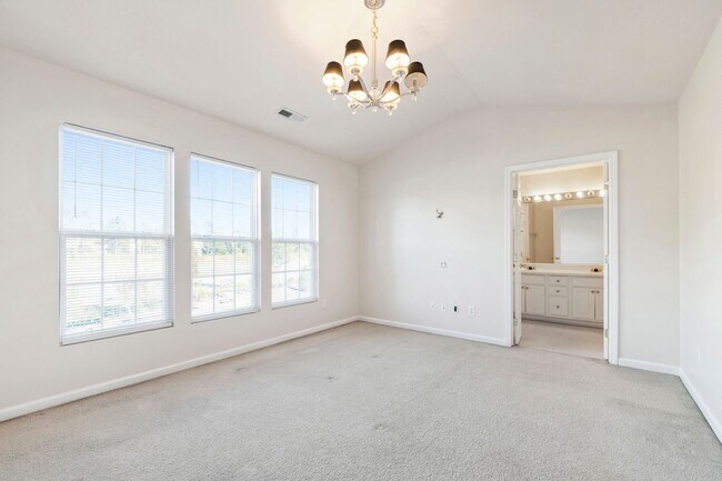 Building Photo - Prime Morrisville Location – Updated 3BR T...