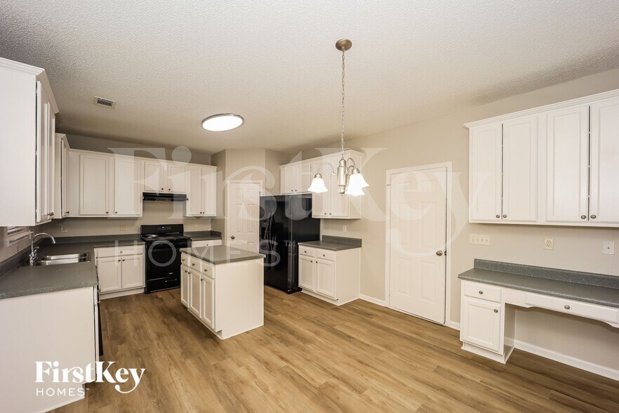 Building Photo - 528 Gristmill Ln