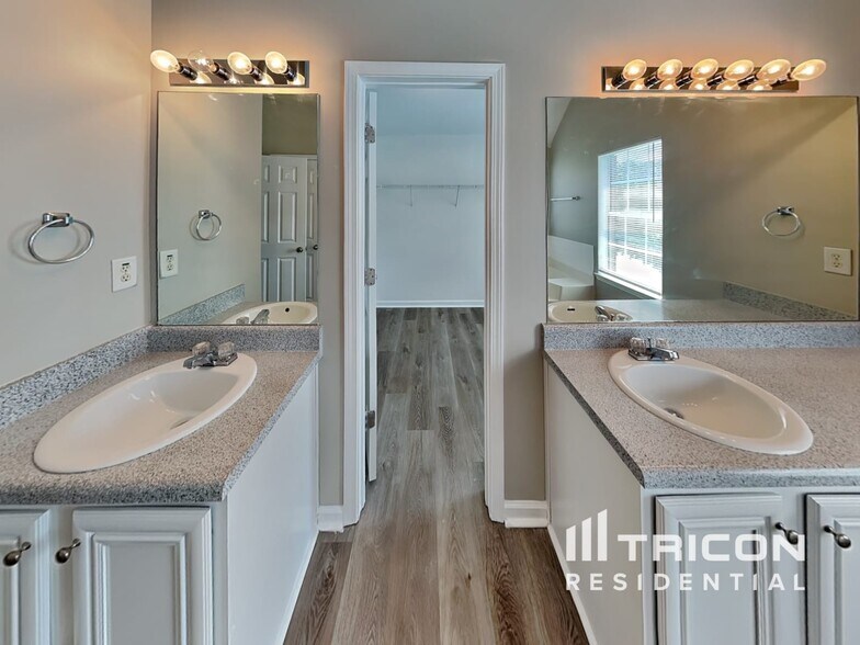 Building Photo - 2214 Benidorm Ct