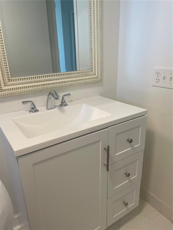 Building Photo - 5200 Brittany Dr S