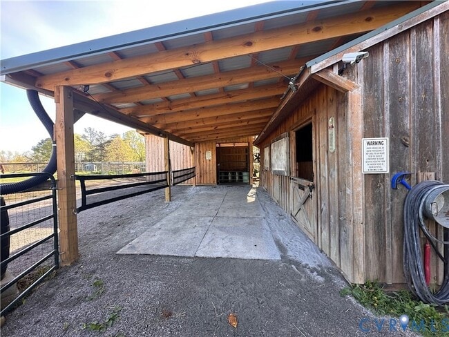 Building Photo - 17088 Old Ridge Rd