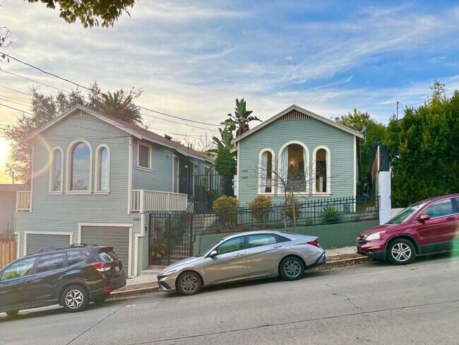 Building Photo - 1142 W Kensington Rd