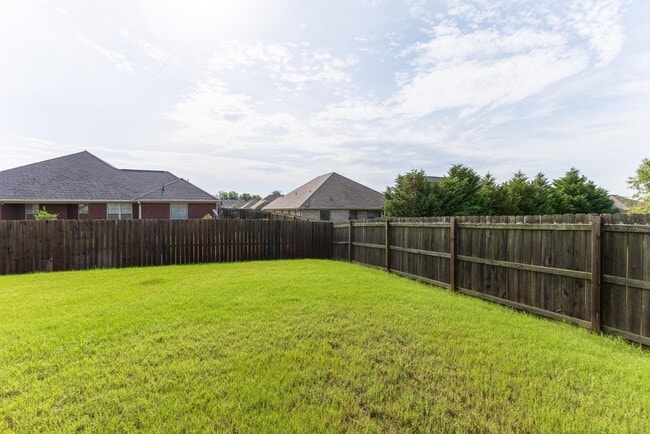 Building Photo - 13384 Hidden Valley Dr