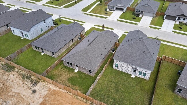 Building Photo - 3008 Calhoun Fls Dr