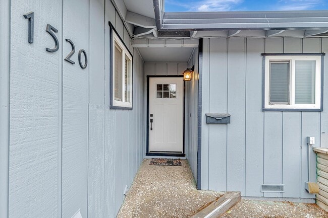 Building Photo - 1520 Hexem Ave
