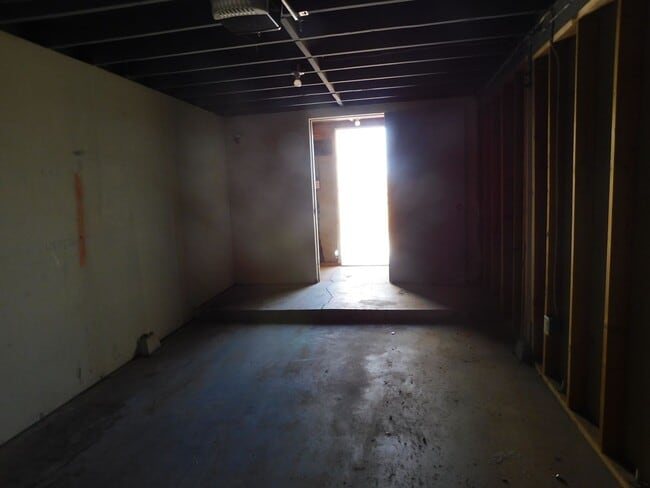 Building Photo - 408 Sahara Dr