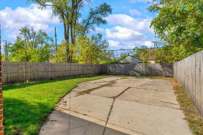 Building Photo - 14909 Griggs St