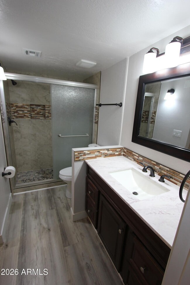 Building Photo - 850 S River Dr