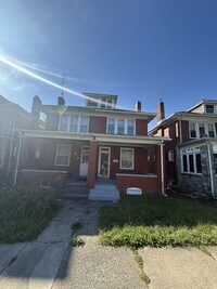 Building Photo - 3005 Derry St