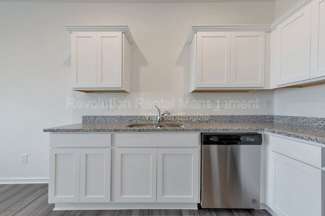 Building Photo - 205 Fenchurch Wy