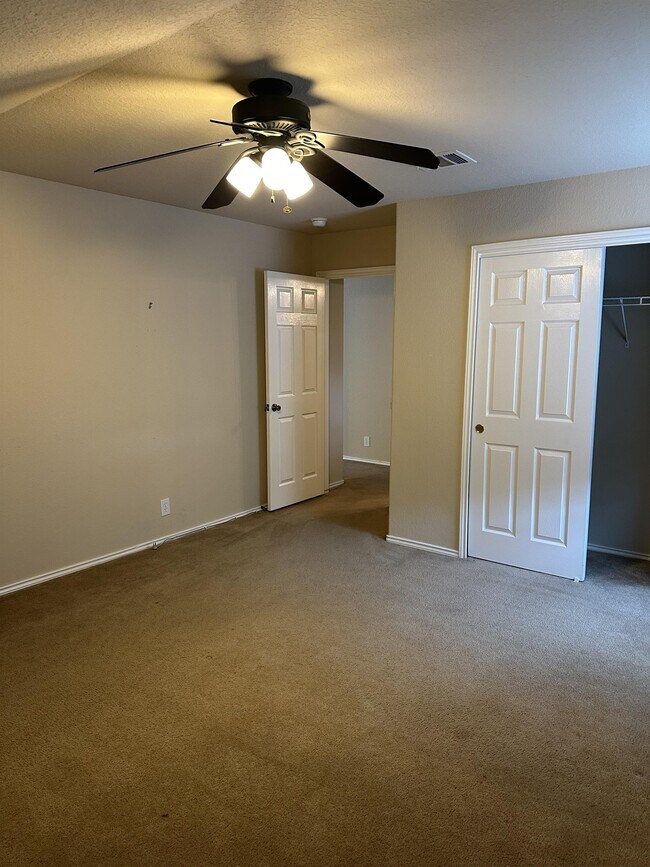 Building Photo - 2616 Gallant Fox Dr
