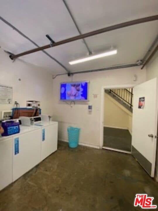 Building Photo - 814 S Hobart Blvd